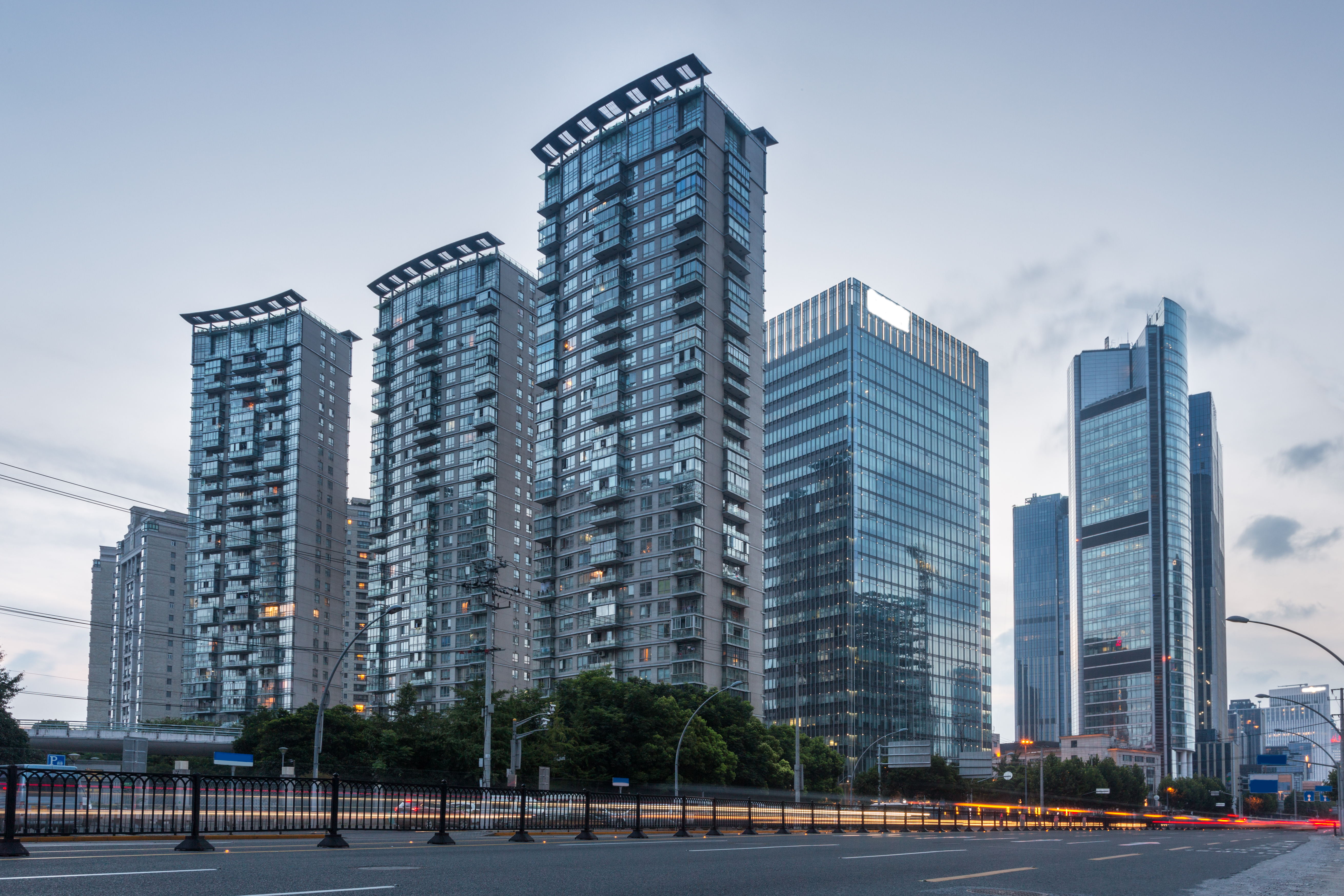 Commercial building with industrial power systems